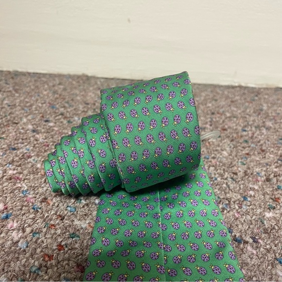 Brooks Brothers Men’s Neck Tie Green 100% Silk Made In USA Lady Bugs AOP Spring - Picture 6 of 6